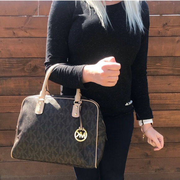 Michael Kors Handbags - MICHAEL KORS HAND BAG
